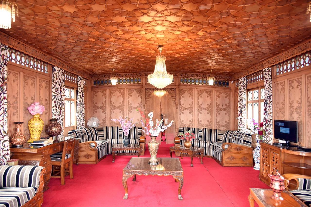 Yadgaar Houseboats Hotel Srinagar  Bagian luar foto