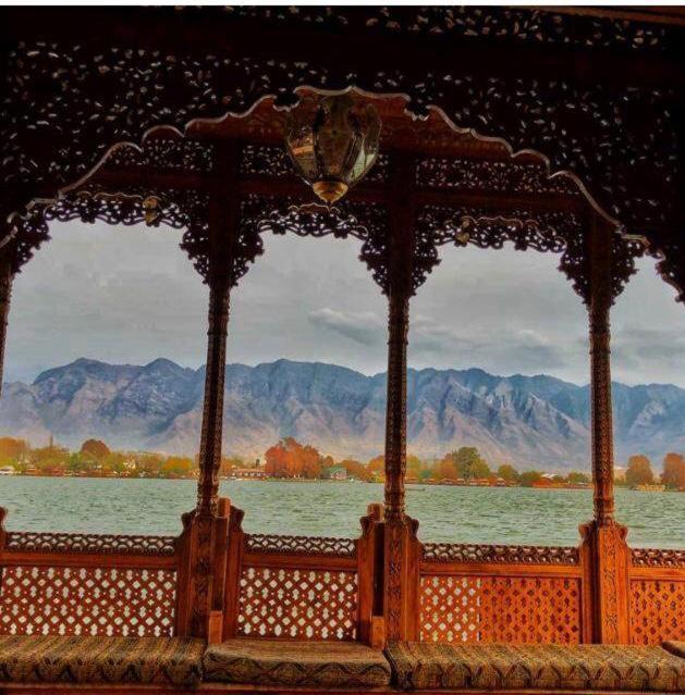 Yadgaar Houseboats Hotel Srinagar  Bagian luar foto