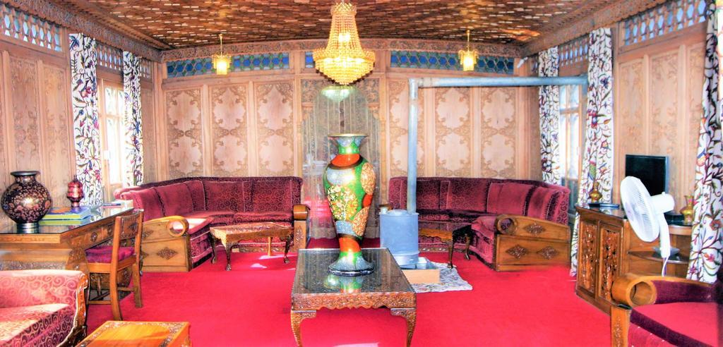 Yadgaar Houseboats Hotel Srinagar  Bagian luar foto