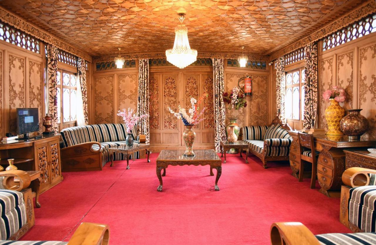 Yadgaar Houseboats Hotel Srinagar  Bagian luar foto